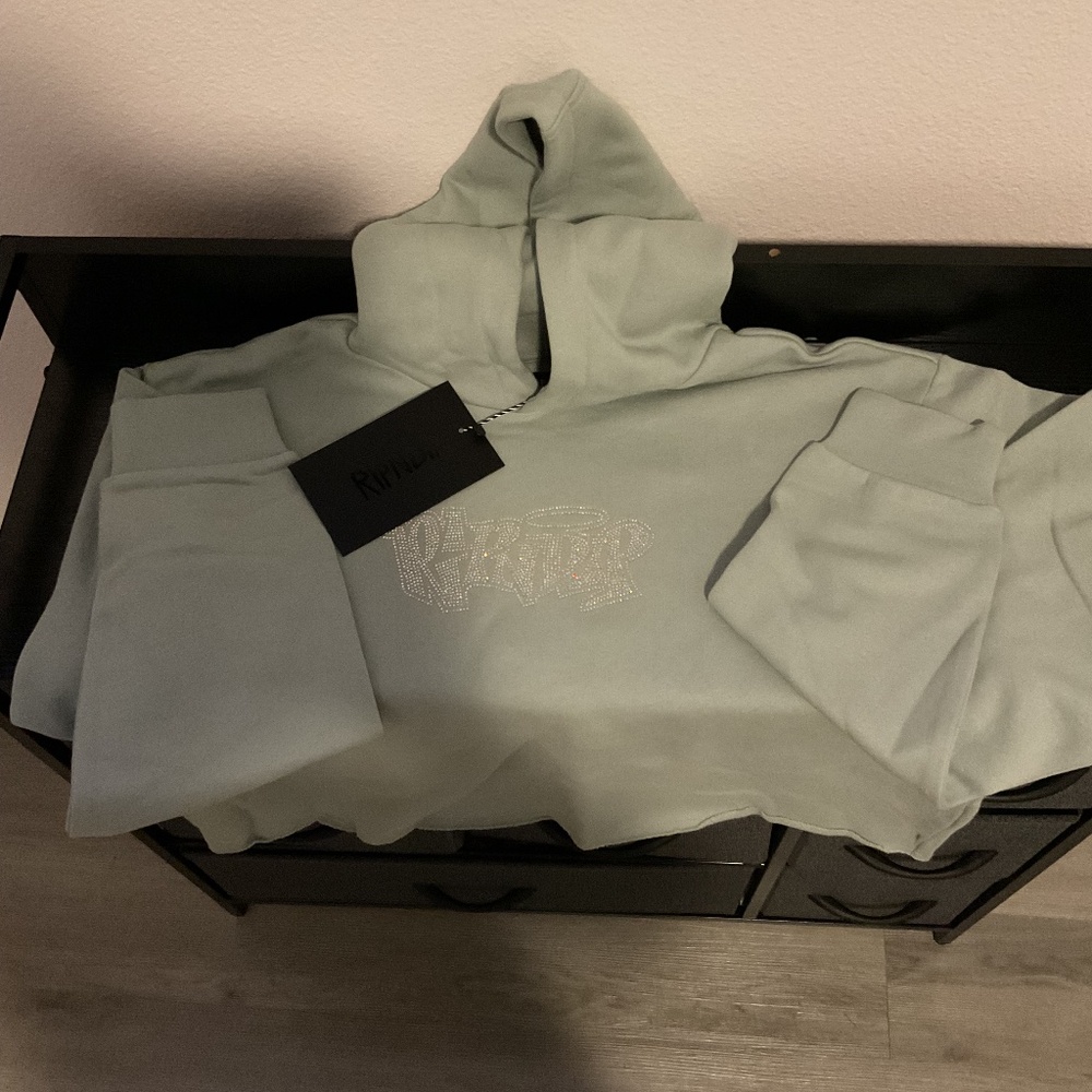 RIP N DIP  ANGELS CROPPED HOODIE (SAGE Green)